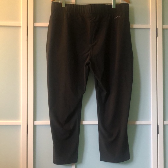 Eddie Bauer cropped pants - Picture 5 of 8